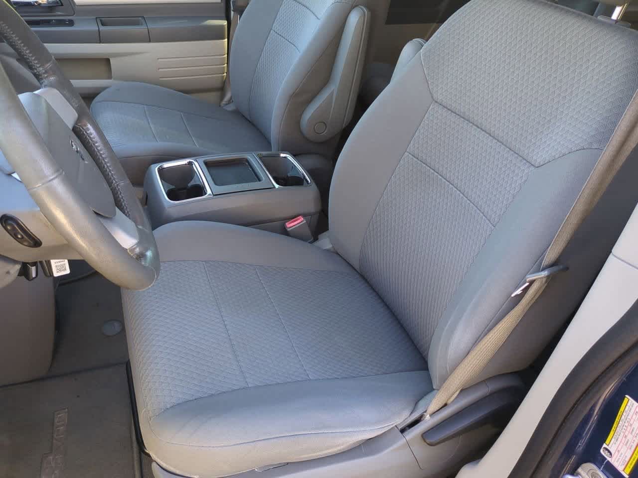 Dodge Grand Caravan Hero 2010