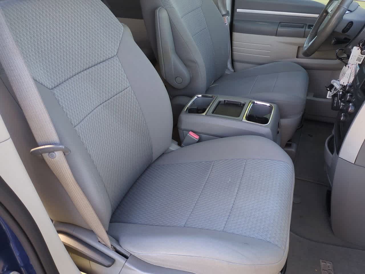 Dodge Grand Caravan Hero 2010