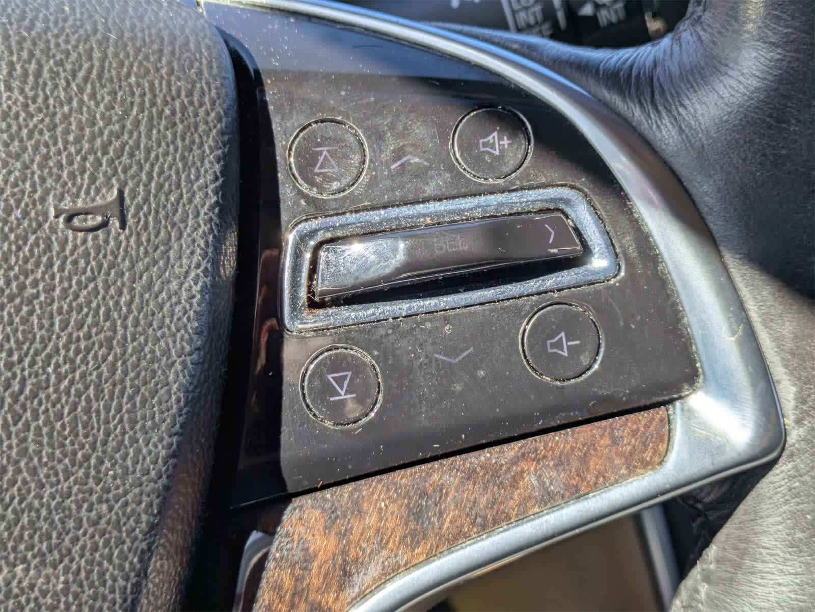 Cadillac XTS Luxury 2013