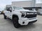 Chevrolet Silverado 2500HD 4x4 de 2024, cabina doble, caja estándar, versión LT