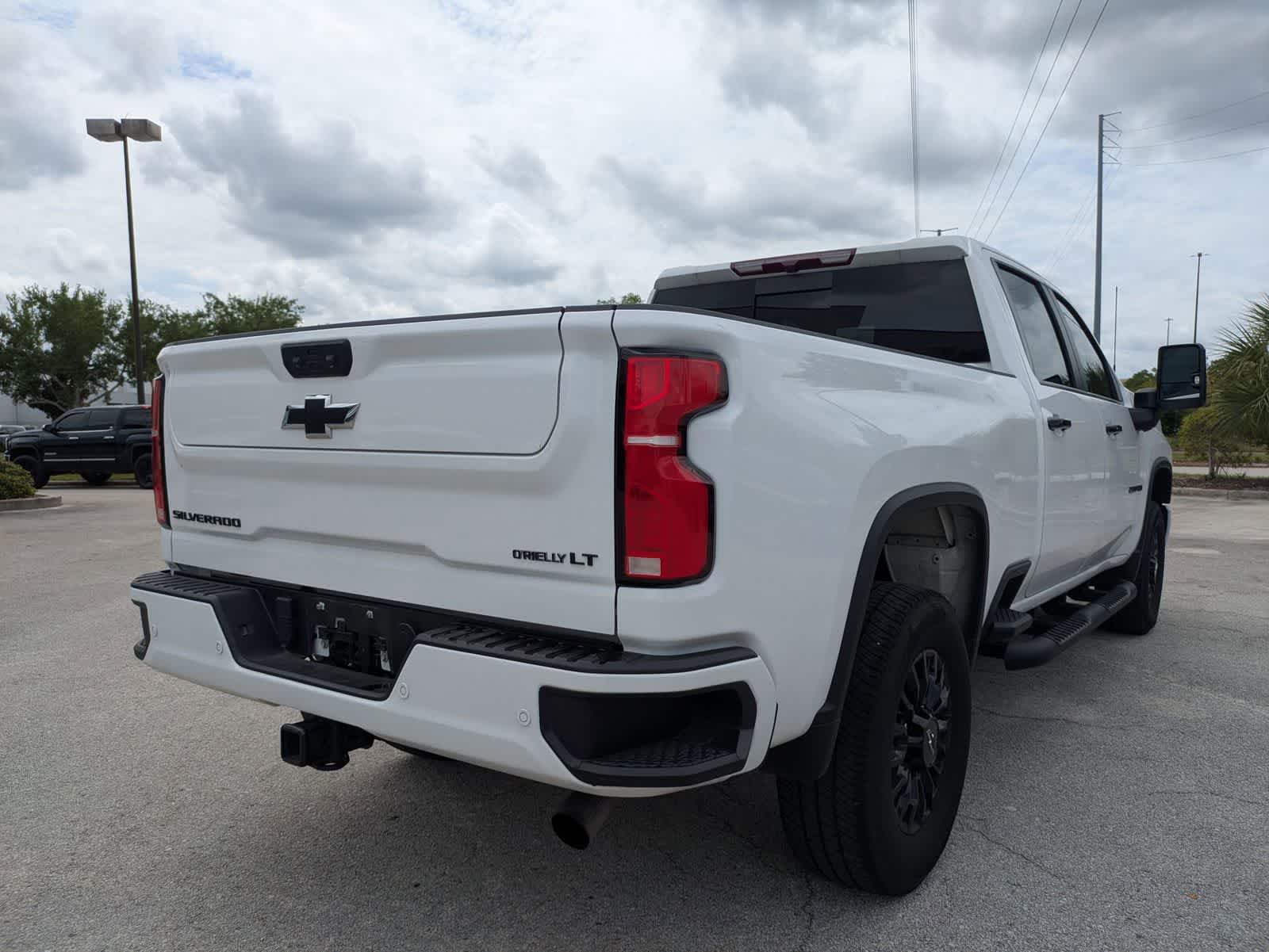 Chevrolet Silverado 2500HD 4x4 de 2024, cabina doble, caja estándar, versión LT