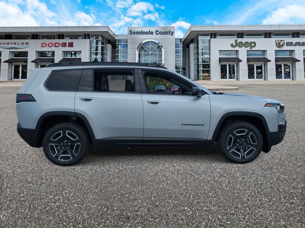 Jeep Cherokee 2026, modelo LAREDO 4X4