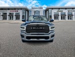 RAM 3500 Laramie Crew Cab 4x2 de 2022 con caja de 6'4'