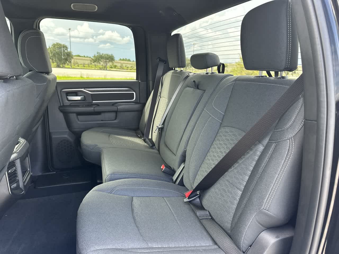 RAM 2500 del año 2027, RAM 2500 BIG HORN, cabina doble, 4x4, caja de 6'4'