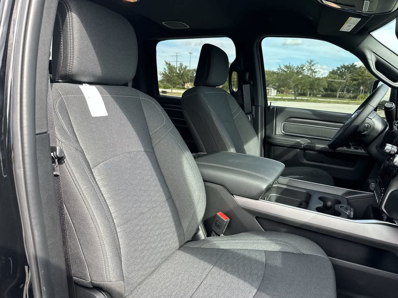 RAM 2500 del año 2027, RAM 2500 BIG HORN, cabina doble, 4x4, caja de 6'4'
