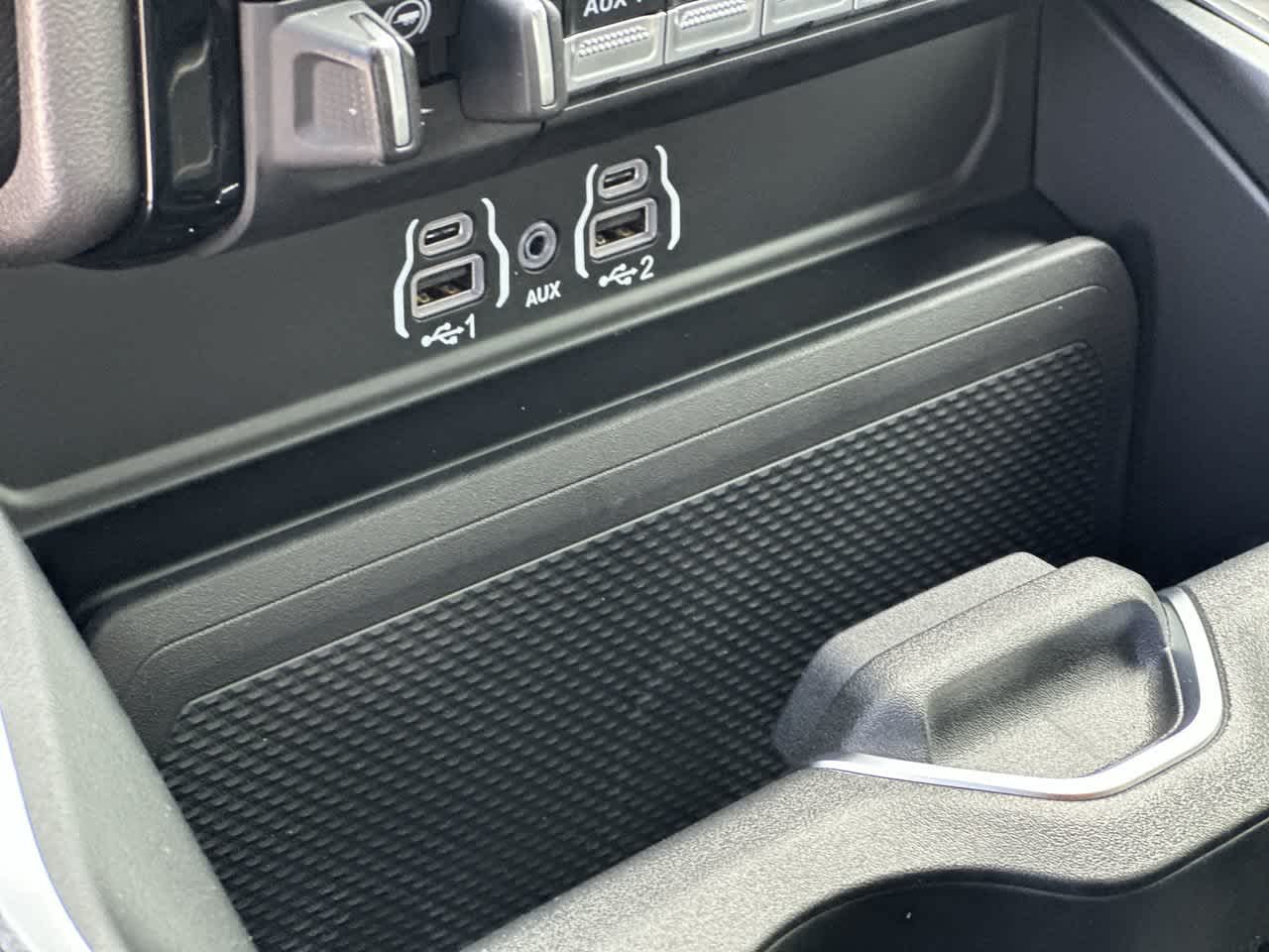 RAM 2500 del año 2027, RAM 2500 BIG HORN, cabina doble, 4x4, caja de 6'4'