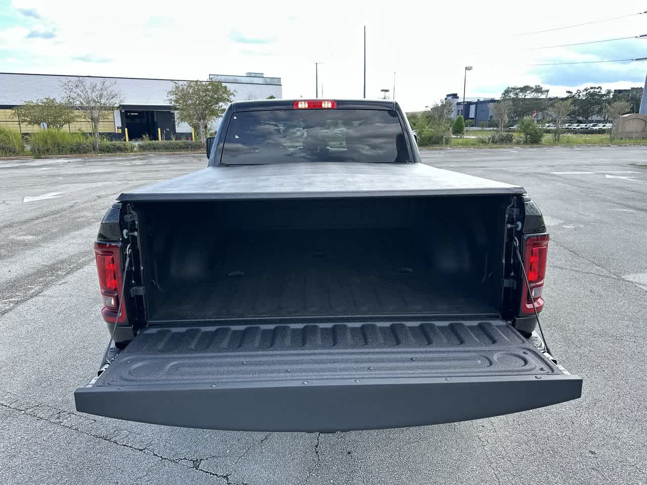 RAM 2500 del año 2027, RAM 2500 BIG HORN, cabina doble, 4x4, caja de 6'4'