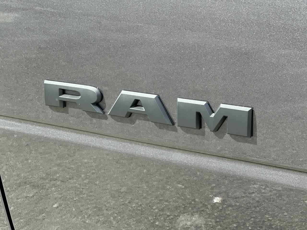 RAM 2500 del año 2027, RAM 2500 BIG HORN, cabina doble, 4x4, caja de 6'4'