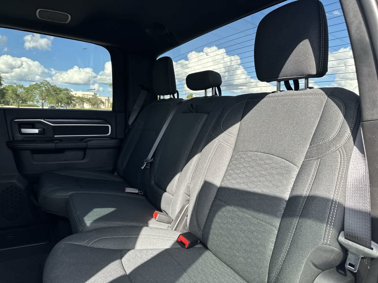 RAM 2500 del año 2027, RAM 2500 BIG HORN, cabina doble, 4x4, caja de 6'4'
