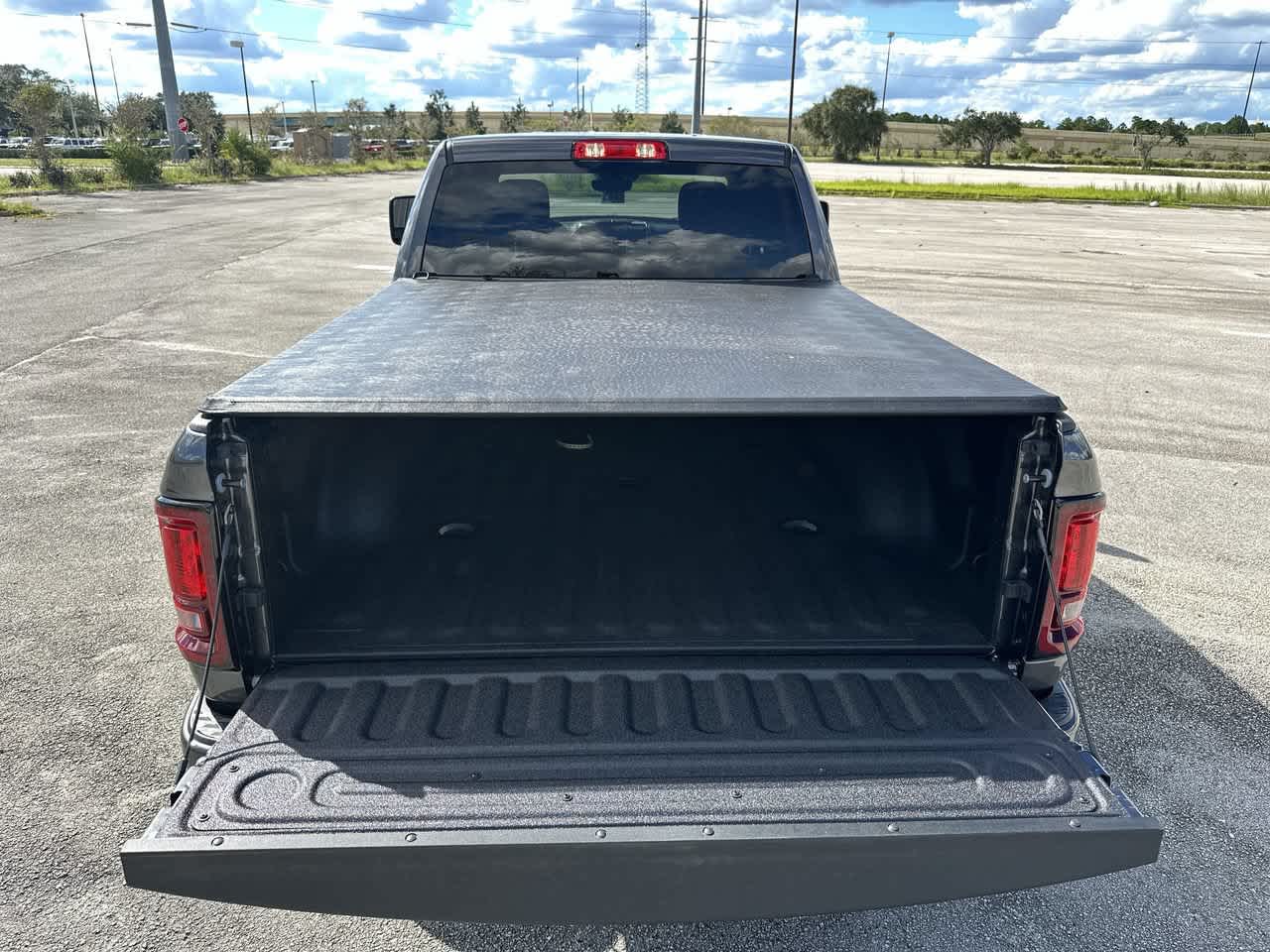RAM 2500 del año 2027, RAM 2500 BIG HORN, cabina doble, 4x4, caja de 6'4'