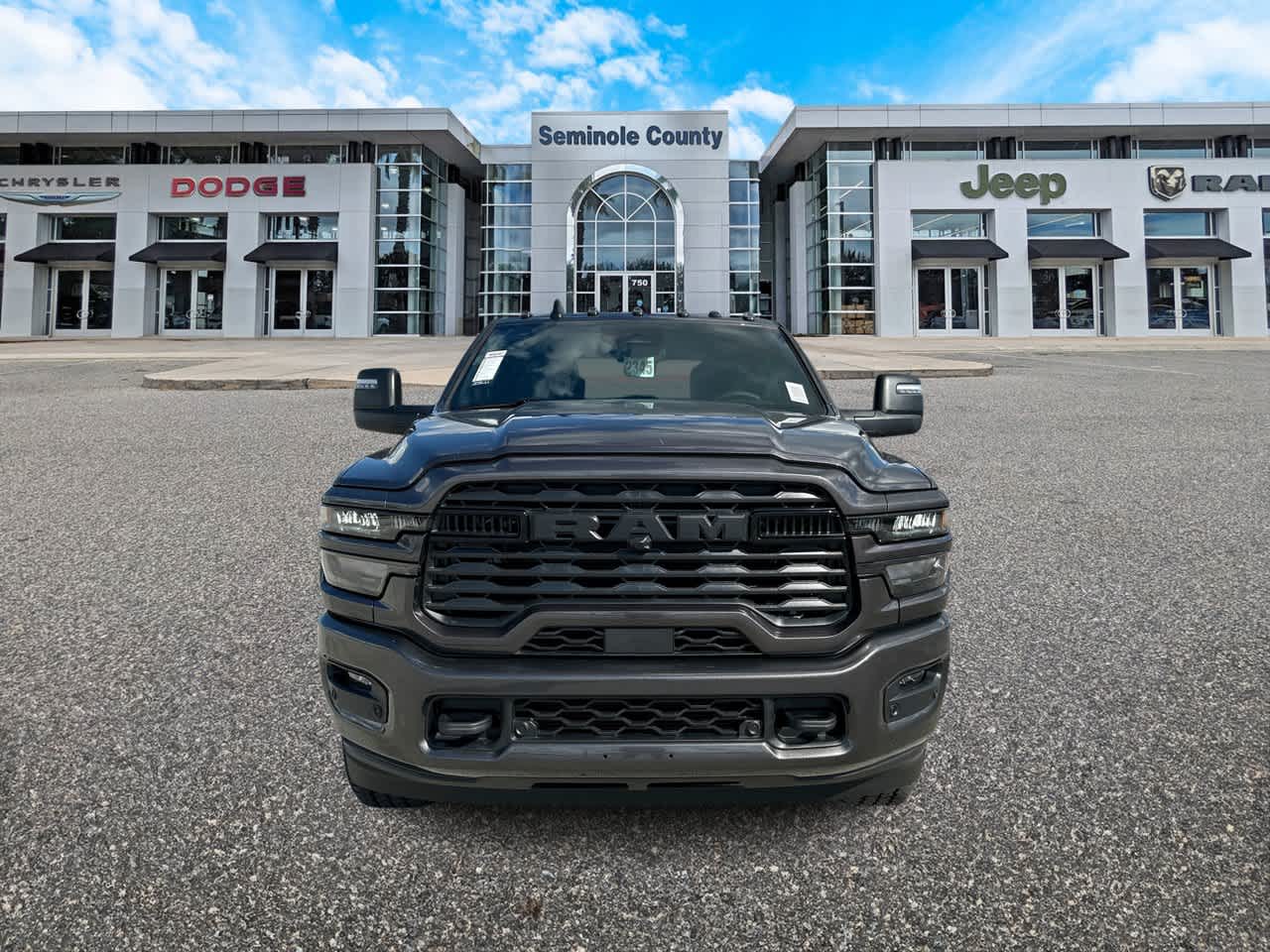 RAM 2500 del año 2027, RAM 2500 BIG HORN, cabina doble, 4x4, caja de 6'4'