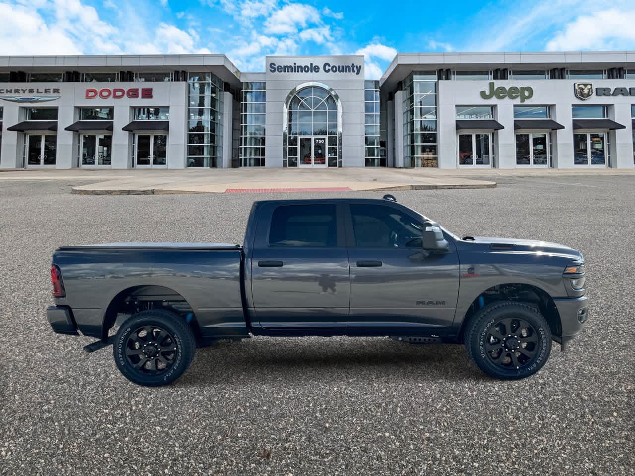 RAM 2500 del año 2027, RAM 2500 BIG HORN, cabina doble, 4x4, caja de 6'4'