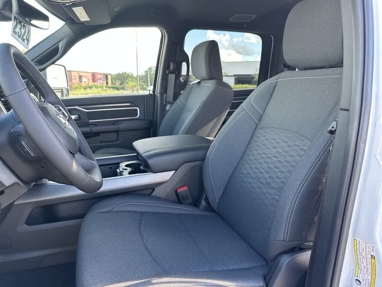 RAM 2500 del año 2027, RAM 2500 BIG HORN, cabina doble, 4x4, caja de 6'4'