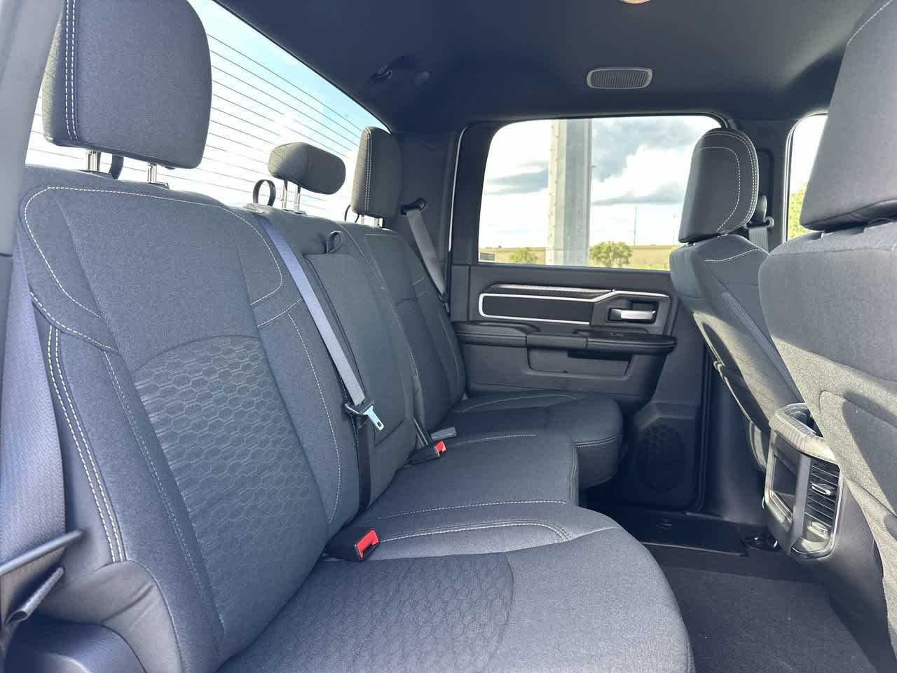 RAM 2500 del año 2027, RAM 2500 BIG HORN, cabina doble, 4x4, caja de 6'4'