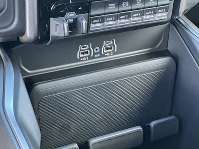 RAM 2500 del año 2027, RAM 2500 BIG HORN, cabina doble, 4x4, caja de 6'4'