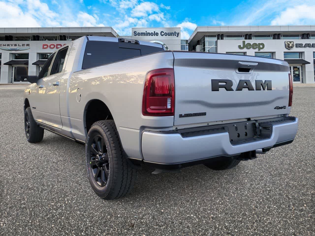 2026 RAM 2500 Laramie Mega Cab 4x4 Caja de 6'4''