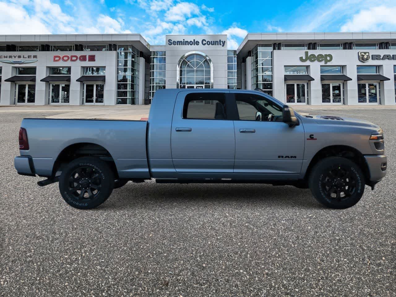 2026 RAM 2500 Laramie Mega Cab 4x4 Caja de 6'4''