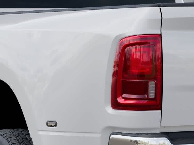RAM 3500 de 2026, RAM 3500 TRADESMAN, cabina doble, 4x4, caja de 8'