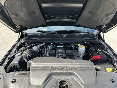 RAM 3500 Limited Mega Cab 4x4 de 2024 con caja de 6'4'