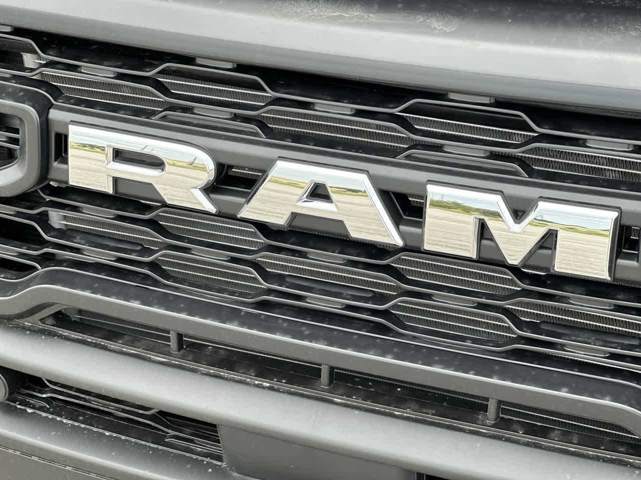 RAM ProMaster 2500 de 2026, furgoneta de carga RAM PROMASTER 2500 TRADESMAN con techo alto y distancia entre ejes de 159'