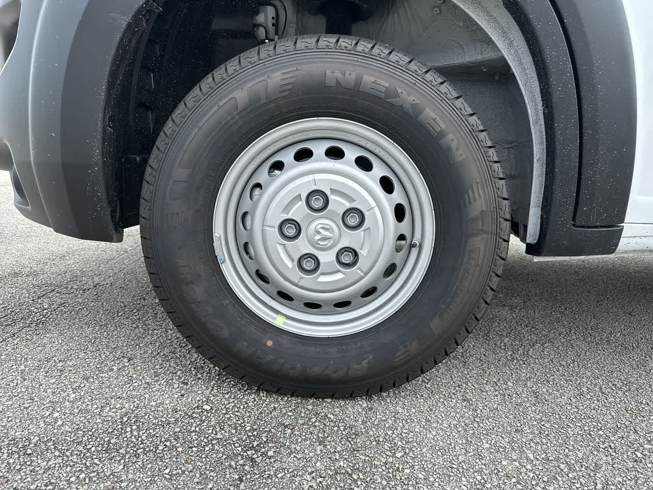 RAM ProMaster 2500 de 2026, furgoneta de carga RAM PROMASTER 2500 TRADESMAN con techo alto y distancia entre ejes de 159'