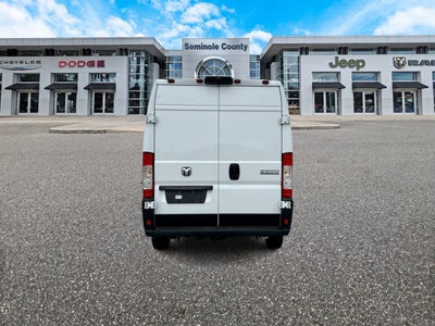 RAM ProMaster 2500 de 2026, furgoneta de carga RAM PROMASTER 2500 TRADESMAN con techo alto y distancia entre ejes de 159'