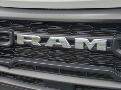 Furgoneta de carga RAM ProMaster 2500 Tradesman de 2025, techo alto, distancia entre ejes de 159 pulgadas, con asiento del acompañante