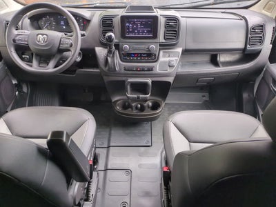 Furgoneta de carga RAM ProMaster 2500 Tradesman de 2025, techo alto, distancia entre ejes de 159 pulgadas, con asiento del acompañante