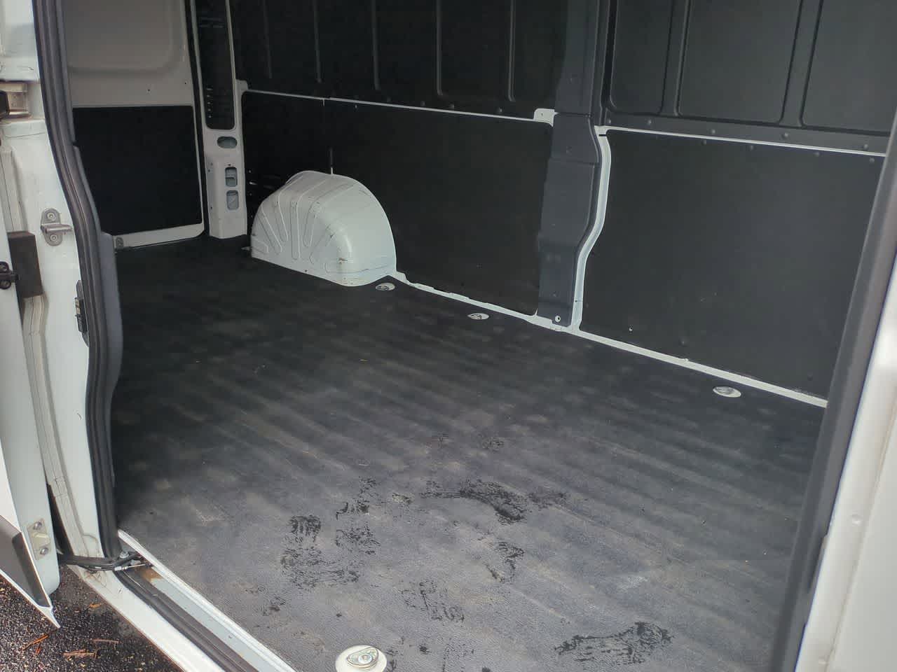 Furgoneta de carga RAM ProMaster 2500 Tradesman de 2025, techo alto, distancia entre ejes de 159 pulgadas, con asiento del acompañante
