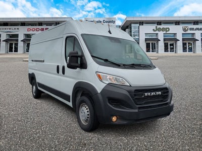 Furgoneta de carga RAM ProMaster 2500 Tradesman de 2025, techo alto, distancia entre ejes de 159 pulgadas, con asiento del acompañante