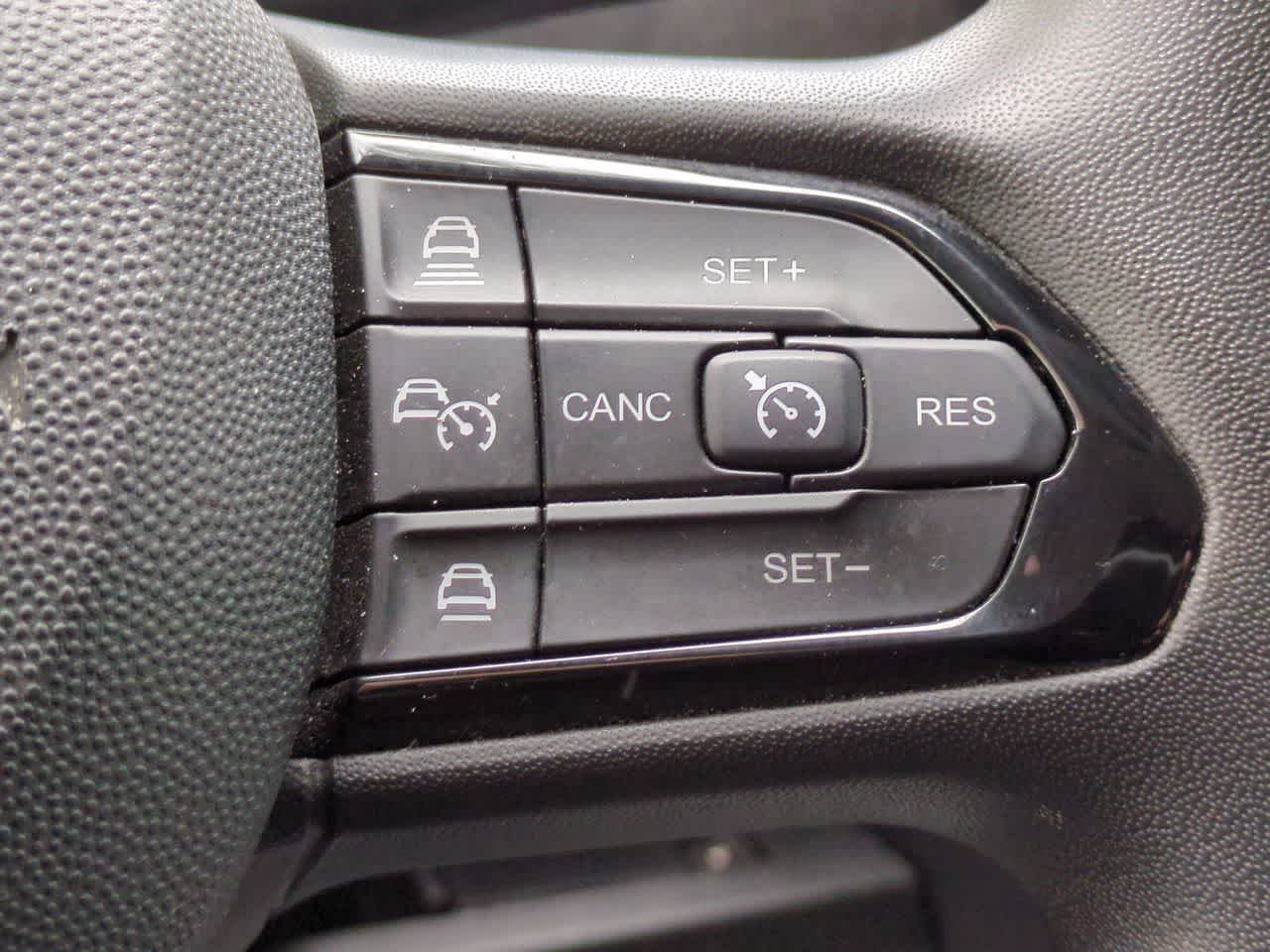 Furgoneta de carga RAM ProMaster 2500 Tradesman de 2025, techo alto, distancia entre ejes de 159 pulgadas, con asiento del acompañante