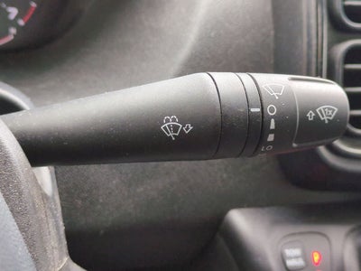 Furgoneta de carga RAM ProMaster 2500 Tradesman de 2025, techo alto, distancia entre ejes de 159 pulgadas, con asiento del acompañante