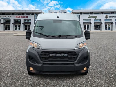 Furgoneta de carga RAM ProMaster 2500 Tradesman de 2025, techo alto, distancia entre ejes de 159 pulgadas, con asiento del acompañante