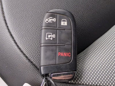 Furgoneta de carga RAM ProMaster 2500 Tradesman de 2025, techo alto, distancia entre ejes de 159 pulgadas, con asiento del acompañante