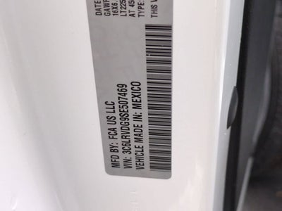 Furgoneta de carga RAM ProMaster 2500 Tradesman de 2025, techo alto, distancia entre ejes de 159 pulgadas, con asiento del acompañante