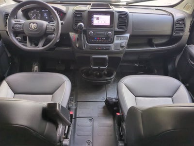 Furgoneta de carga RAM ProMaster 2500 Tradesman de 2025, techo bajo, distancia entre ejes de 136 pulgadas, con asiento del acompañante