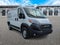 Furgoneta de carga RAM ProMaster 2500 Tradesman de 2025, techo bajo, distancia entre ejes de 136 pulgadas, con asiento del acompañante