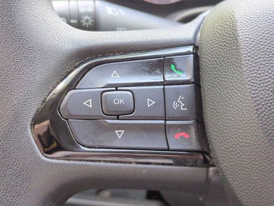 Furgoneta de carga RAM ProMaster 2500 Tradesman de 2025, techo bajo, distancia entre ejes de 136 pulgadas, con asiento del acompañante
