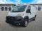 Furgoneta de carga RAM ProMaster 2500 Tradesman de 2025, techo bajo, distancia entre ejes de 136 pulgadas, con asiento del acompañante