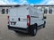 Furgoneta de carga RAM ProMaster 2500 Tradesman de 2025, techo bajo, distancia entre ejes de 136 pulgadas, con asiento del acompañante
