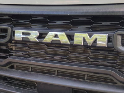 RAM ProMaster 3500 Furgoneta de carga Tradesman de techo alto, 2025, distancia entre ejes de 159 pulgadas, versión EXT
