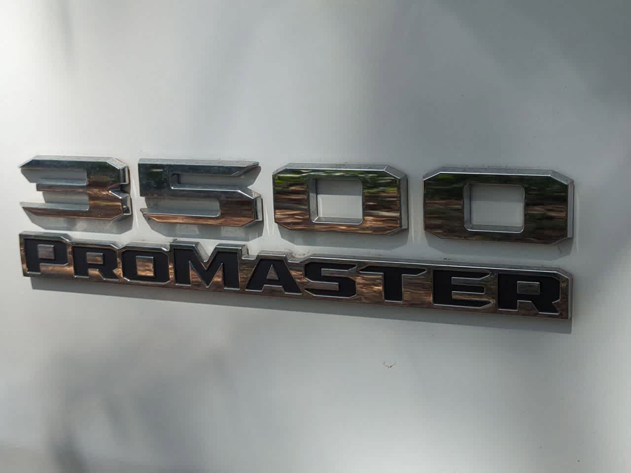 RAM ProMaster 3500 Furgoneta de carga Tradesman de techo alto, 2025, distancia entre ejes de 159 pulgadas, versión EXT