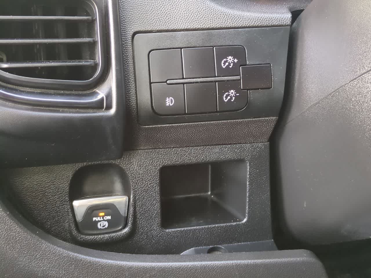 RAM ProMaster 3500 Furgoneta de carga Tradesman de techo alto, 2025, distancia entre ejes de 159 pulgadas, versión EXT