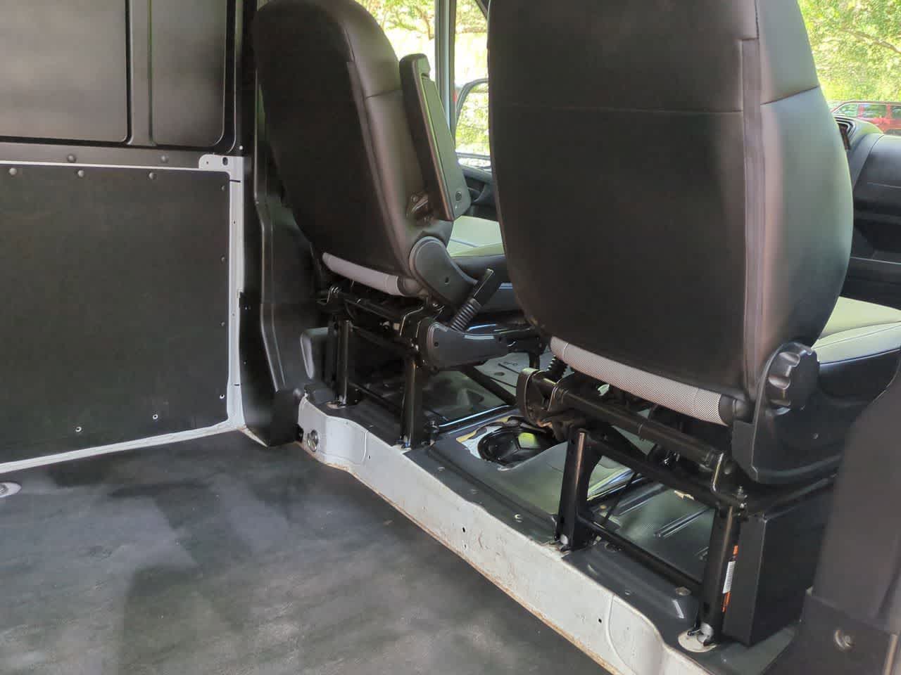 RAM ProMaster 3500 Furgoneta de carga Tradesman de techo alto, 2025, distancia entre ejes de 159 pulgadas, versión EXT