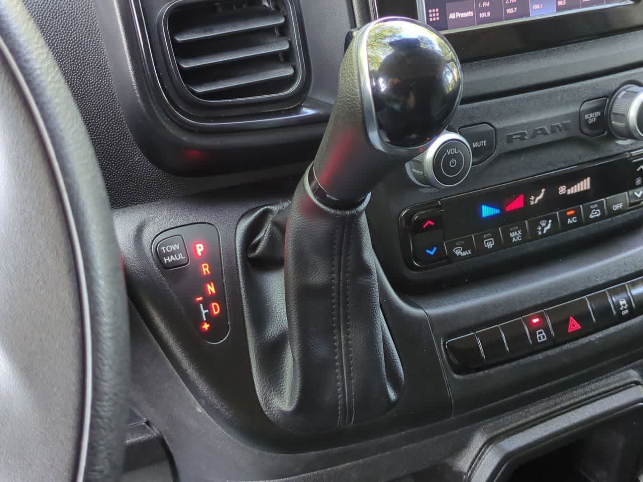 RAM ProMaster 3500 Furgoneta de carga Tradesman de techo alto, 2025, distancia entre ejes de 159 pulgadas, versión EXT