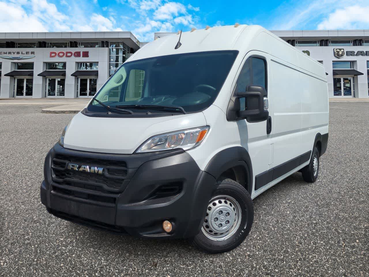 RAM ProMaster 3500 Furgoneta de carga Tradesman de techo alto, 2025, distancia entre ejes de 159 pulgadas, versión EXT