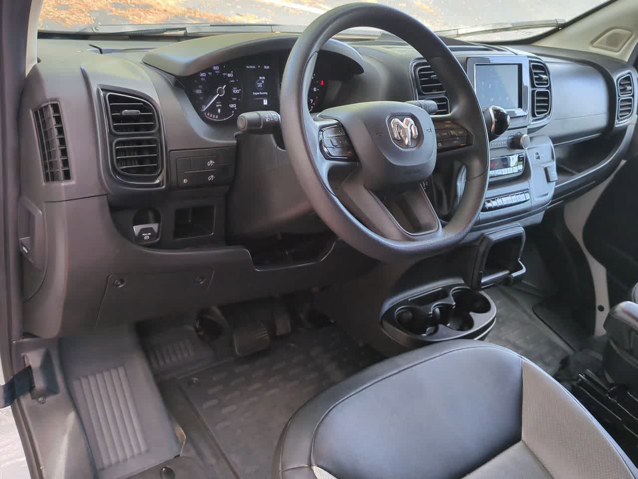 RAM ProMaster 3500 Furgoneta de carga Tradesman de techo alto, 2025, distancia entre ejes de 159 pulgadas, versión EXT