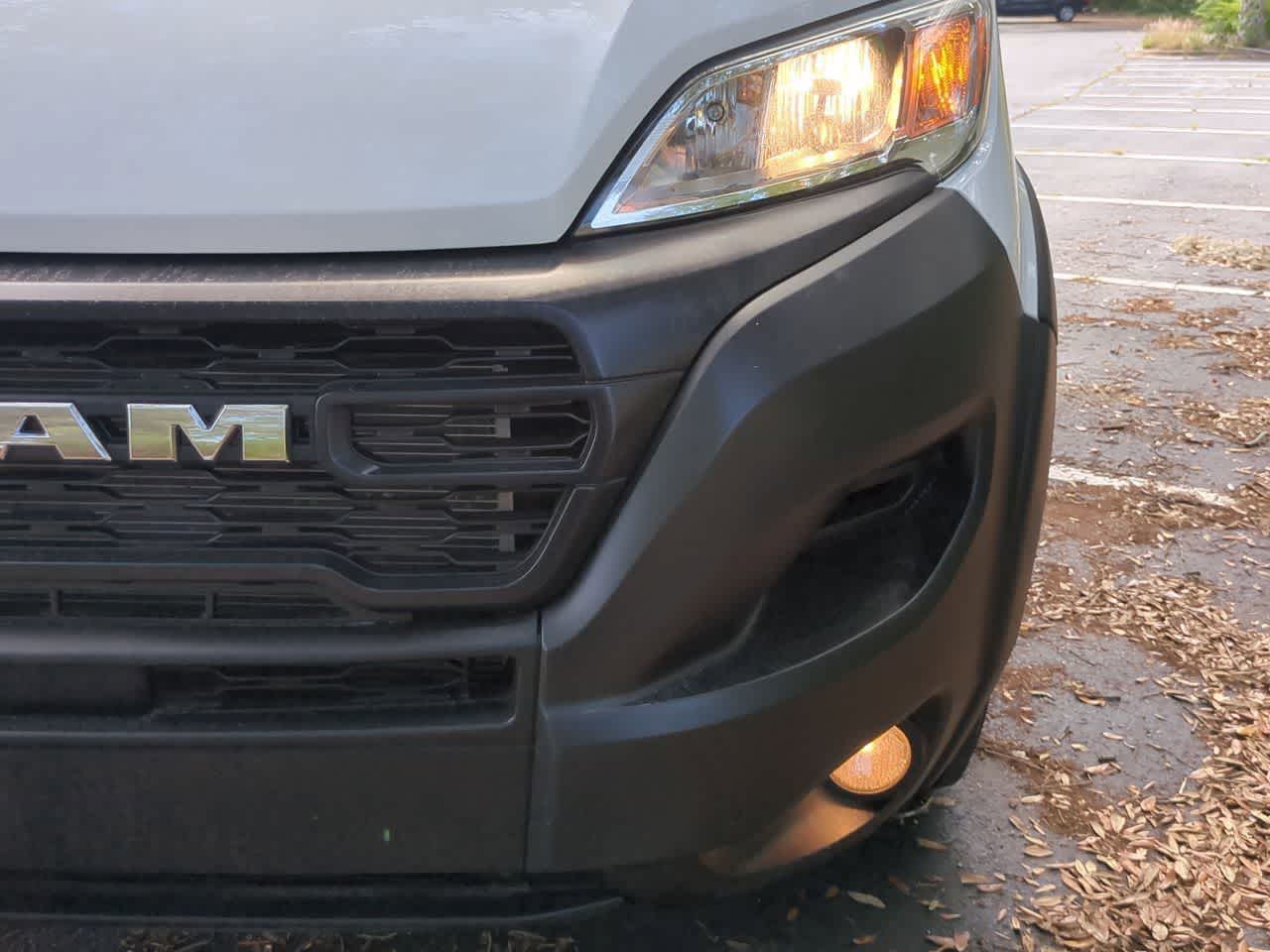 RAM ProMaster 3500 Furgoneta de carga Tradesman de techo alto, 2025, distancia entre ejes de 159 pulgadas, versión EXT