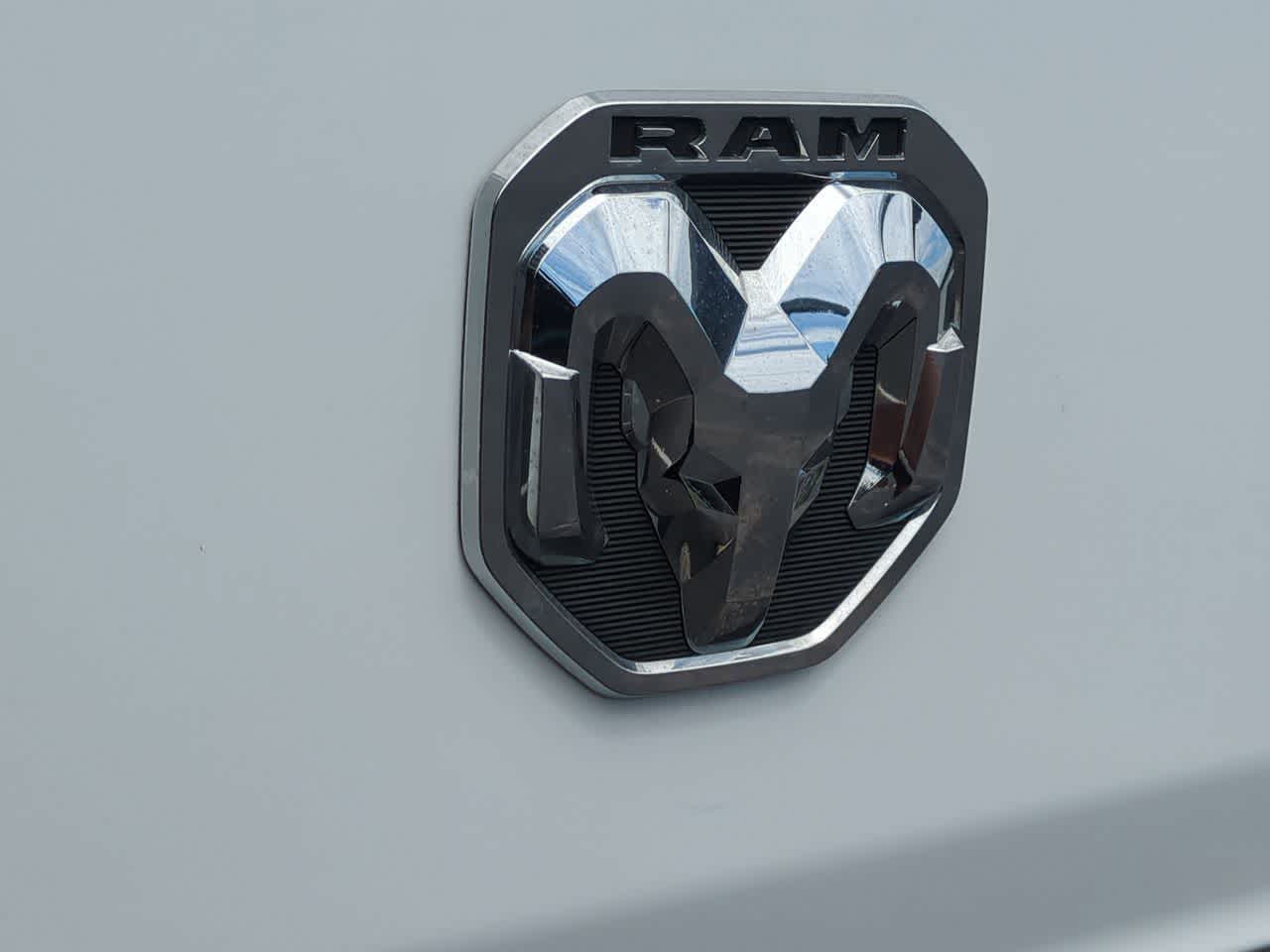 RAM ProMaster 3500 Furgoneta de carga Tradesman de techo alto, 2025, distancia entre ejes de 159 pulgadas, versión EXT