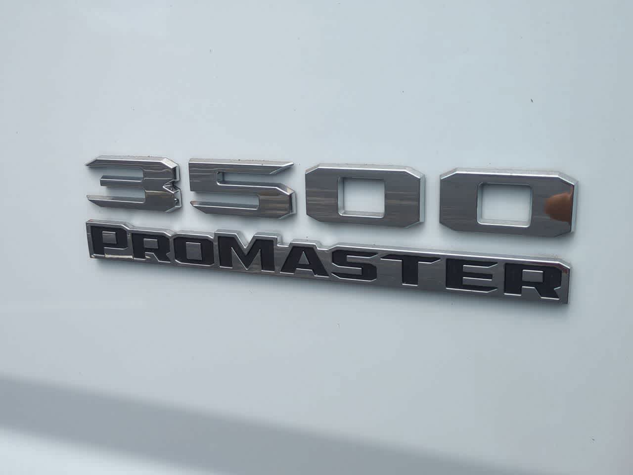 RAM ProMaster 3500 Furgoneta de carga Tradesman de techo alto, 2025, distancia entre ejes de 159 pulgadas, versión EXT